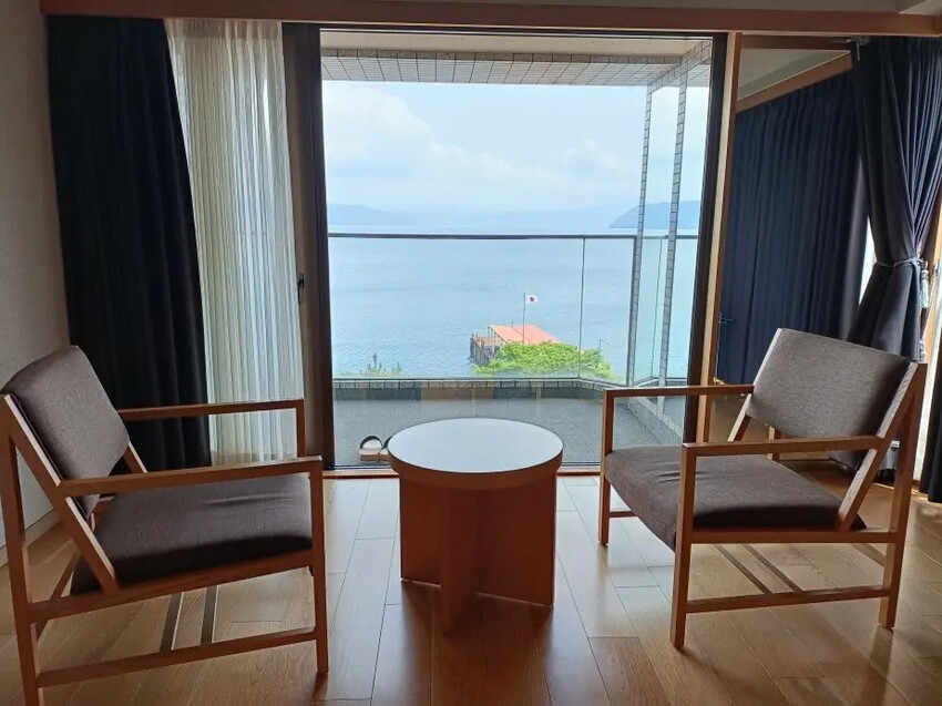 日本2024東京北海道|乃之風度假酒店(乃の風リゾート)自助早餐篇。海鮮茶泡飯、海鮮御飯糰、現做鬆餅、現榨蘋果