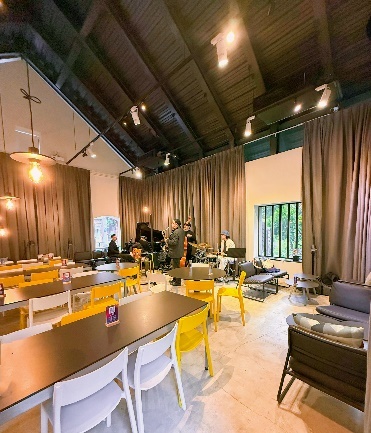 台北市萬華區【西門町美食推薦】Ö! in DINER 飽滿廚房，傳統與潮流的融合，爵士音樂與美式輕食的饗宴【萬華區美食】板南線餐廳推薦，不限時插座餐廳