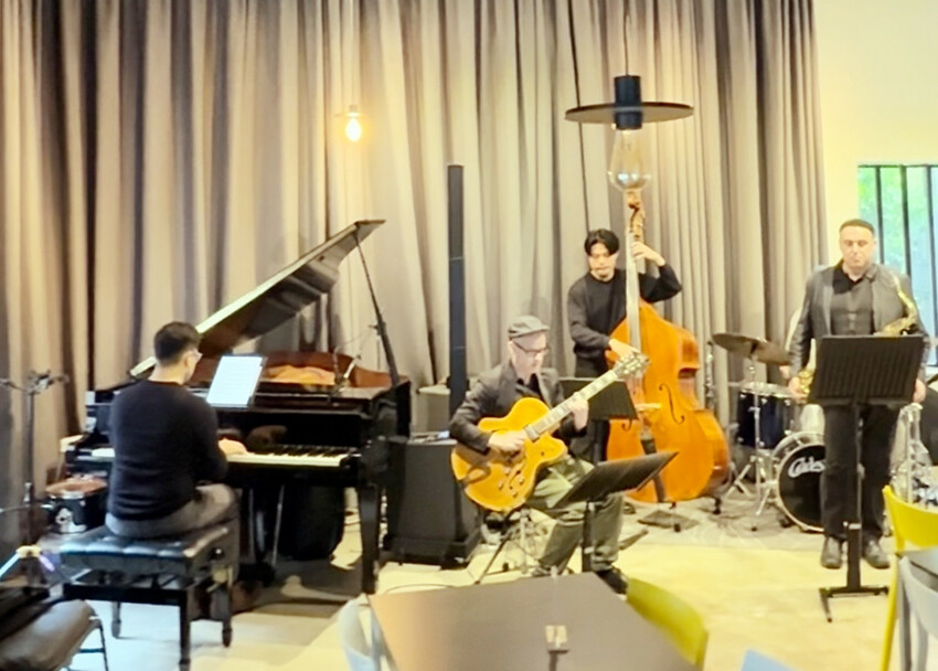 台北市萬華區【西門町美食推薦】Ö! in DINER 飽滿廚房，傳統與潮流的融合，爵士音樂與美式輕食的饗宴【萬華區美食】板南線餐廳推薦，不限時插座餐廳