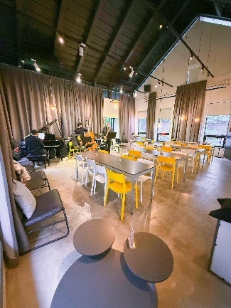 台北市萬華區【西門町美食推薦】Ö! in DINER 飽滿廚房，傳統與潮流的融合，爵士音樂與美式輕食的饗宴【萬華區美食】板南線餐廳推薦，不限時插座餐廳