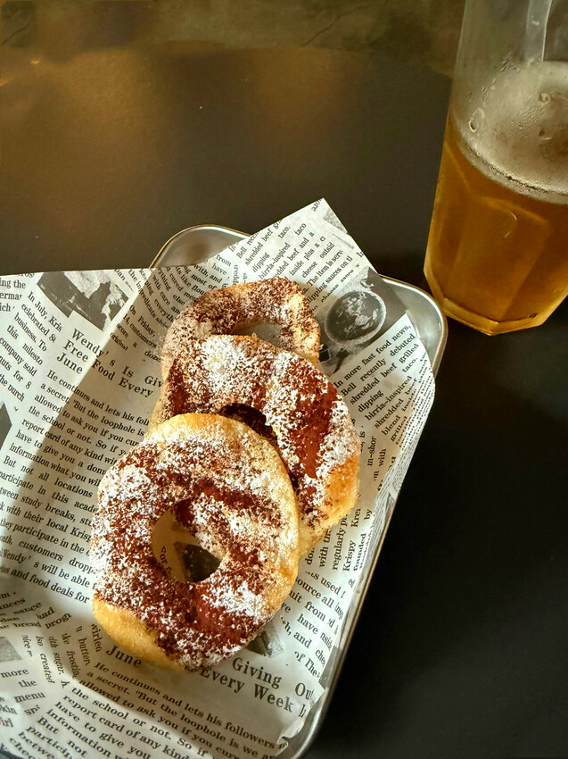 台北市萬華區【西門町美食推薦】Ö! in DINER 飽滿廚房，傳統與潮流的融合，爵士音樂與美式輕食的饗宴【萬華區美食】板南線餐廳推薦，不限時插座餐廳