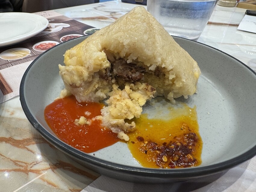 【香港灣仔美食】靠得住粥麵小館,連續15年獲米其林必比登推薦 【香港灣仔美食】靠得住粥麵小館,連續15年獲米其林必比登推薦