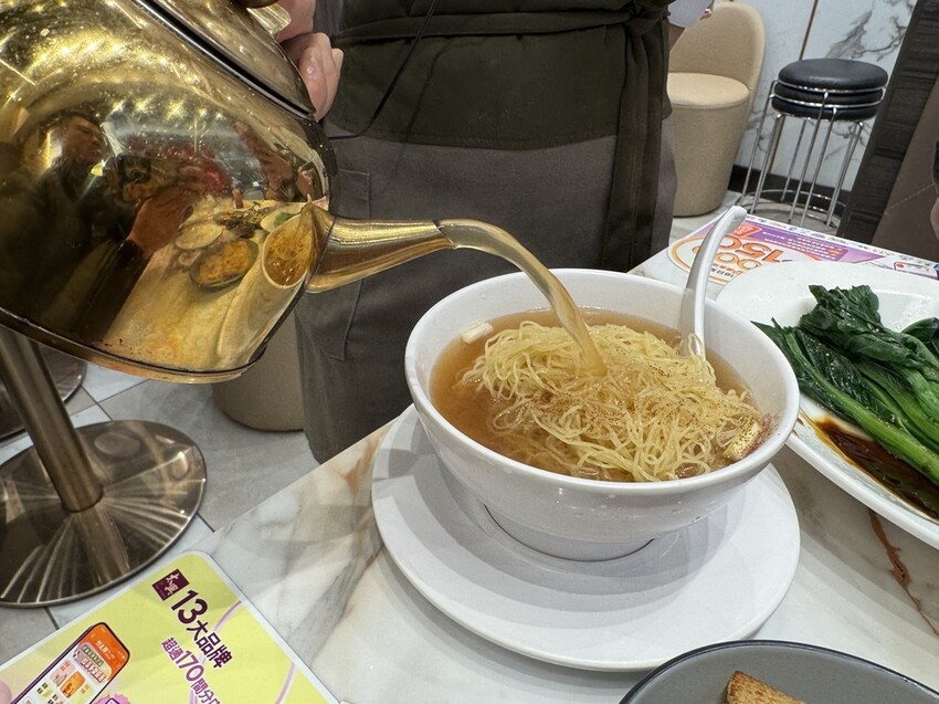 【香港灣仔美食】靠得住粥麵小館,連續15年獲米其林必比登推薦 【香港灣仔美食】靠得住粥麵小館,連續15年獲米其林必比登推薦