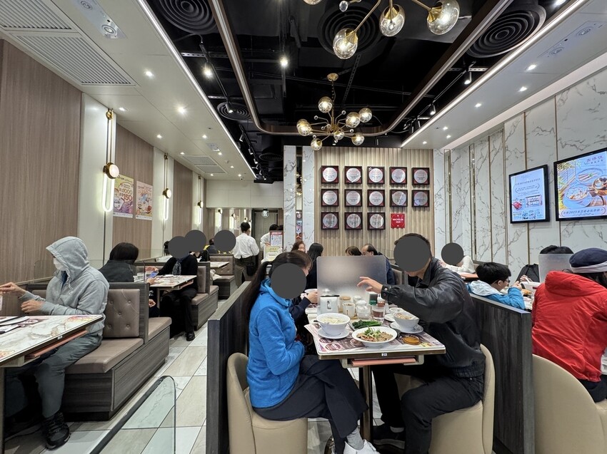 【香港灣仔美食】靠得住粥麵小館,連續15年獲米其林必比登推薦 【香港灣仔美食】靠得住粥麵小館,連續15年獲米其林必比登推薦