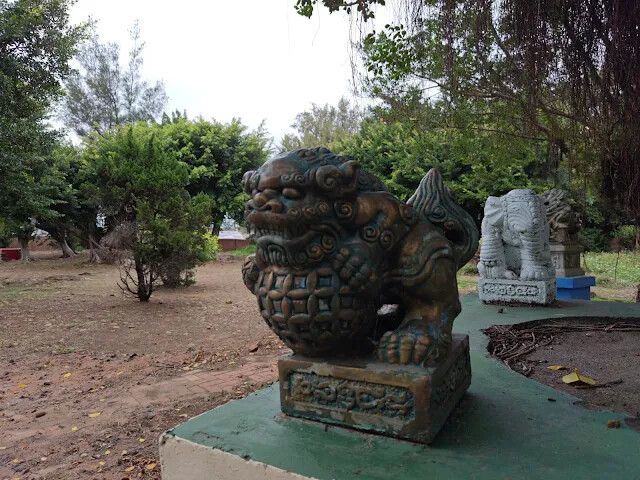 秋茂園 - 石獅子