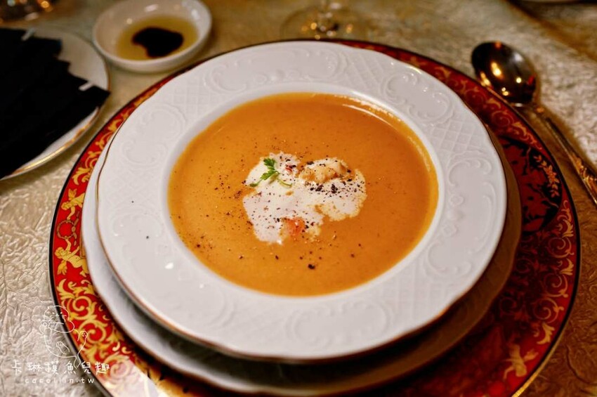 星宴｜麗星郵輪探索星號，儀式感滿滿奢華西餐廳 - 卡琳。摸魚兒趣