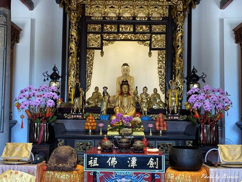 劍潭古寺~台北地區最古老的廟宇 但被修復新新的樣貌 @Bernice的隨手筆記