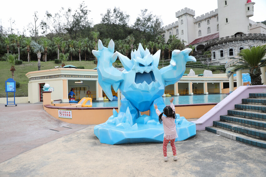 花蓮遠雄海洋公園親親海洋夜未眠 近距離與海豚海獅親近,夜探水族館,與魚共眠超好玩親子行程推薦! - 奇奇一起玩樂趣