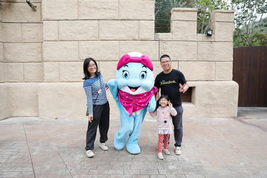 花蓮遠雄海洋公園親親海洋夜未眠 近距離與海豚海獅親近,夜探水族館,與魚共眠超好玩親子行程推薦! - 奇奇一起玩樂趣