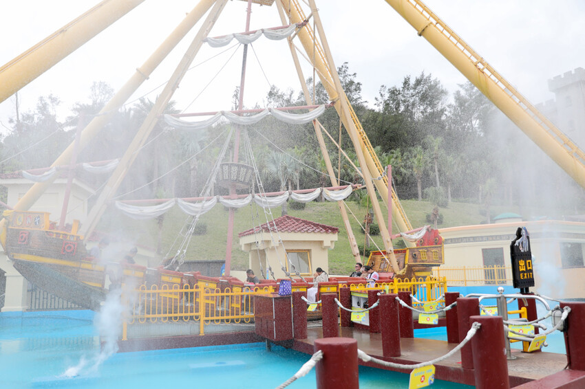 花蓮遠雄海洋公園親親海洋夜未眠 近距離與海豚海獅親近,夜探水族館,與魚共眠超好玩親子行程推薦! - 奇奇一起玩樂趣