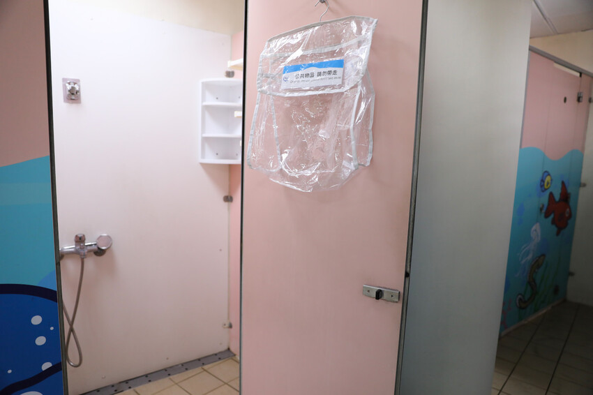 屏東親子旅遊推薦! 夜宿海生館 與魚兒共眠 住宿屏東海生館,後場飼育體驗+夜間探索+潮間帶生態觀察 - 奇奇一起玩樂趣