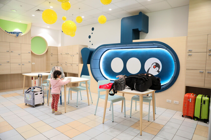 花蓮遠雄海洋公園親親海洋夜未眠 近距離與海豚海獅親近,夜探水族館,與魚共眠超好玩親子行程推薦! - 奇奇一起玩樂趣