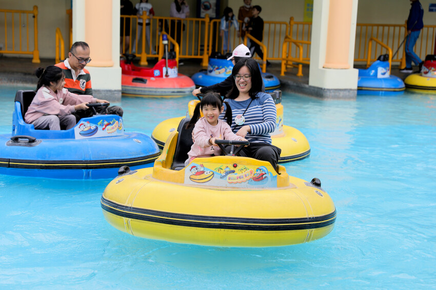花蓮遠雄海洋公園親親海洋夜未眠 近距離與海豚海獅親近,夜探水族館,與魚共眠超好玩親子行程推薦! - 奇奇一起玩樂趣