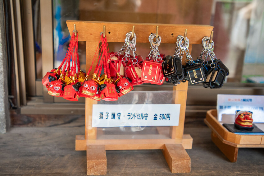 大阪必去難波八阪神社！超巨大獅子頭幫你吃掉厄運求好運，交通超方便。