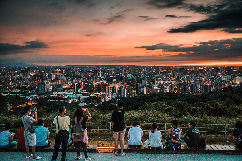 桃園市桃園區虎頭山環保公園|不用花錢也能擁有百萬夜景!俯瞰整座城市的270度超廣角浪漫夜景聖地