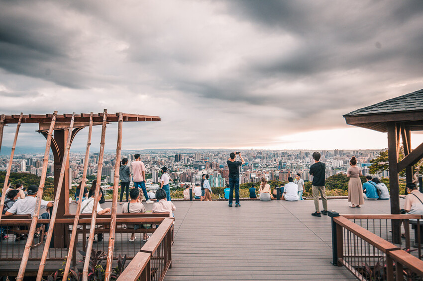 桃園市桃園區虎頭山環保公園|不用花錢也能擁有百萬夜景!俯瞰整座城市的270度超廣角浪漫夜景聖地
