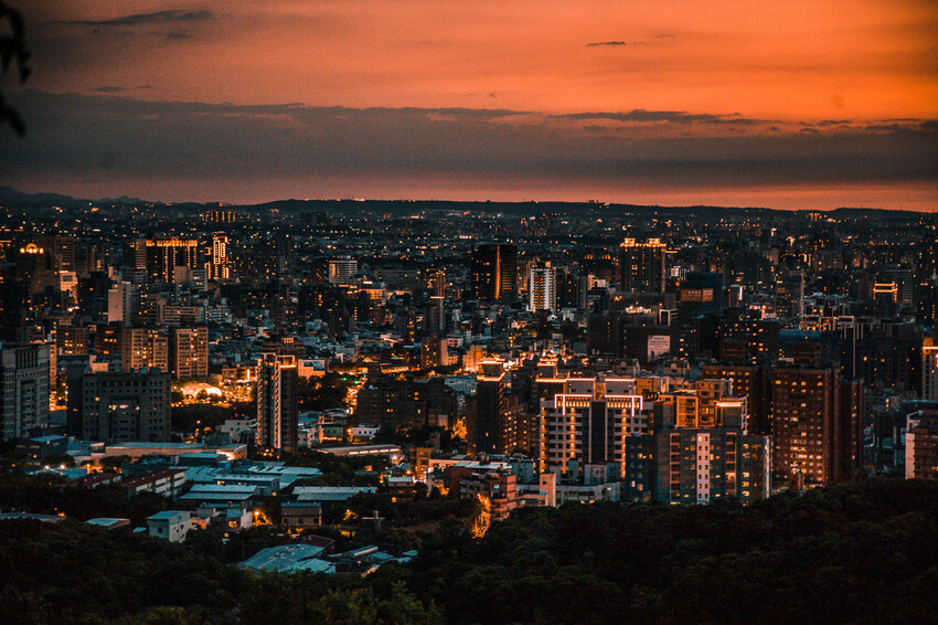 桃園市桃園區虎頭山環保公園|不用花錢也能擁有百萬夜景!俯瞰整座城市的270度超廣角浪漫夜景聖地