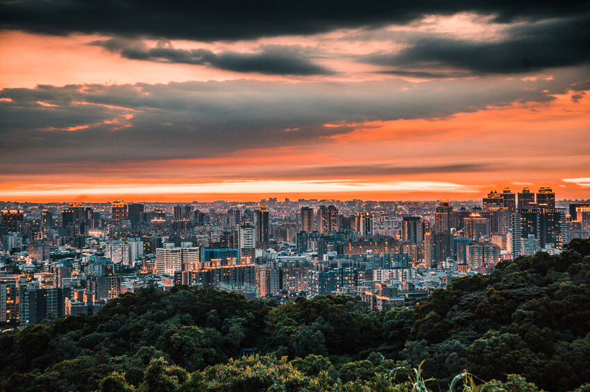 桃園市桃園區虎頭山環保公園|不用花錢也能擁有百萬夜景!俯瞰整座城市的270度超廣角浪漫夜景聖地