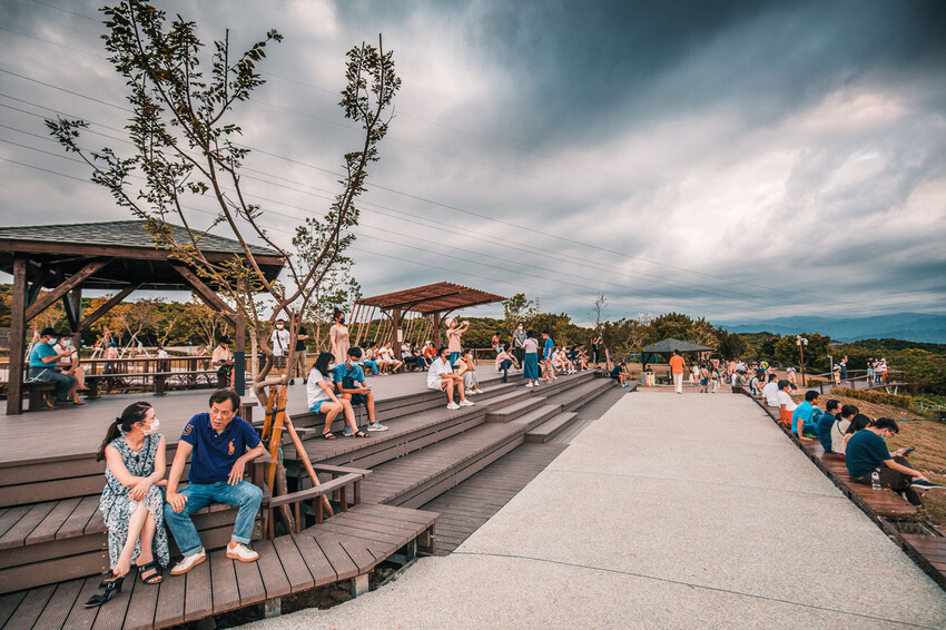 桃園市桃園區虎頭山環保公園|不用花錢也能擁有百萬夜景!俯瞰整座城市的270度超廣角浪漫夜景聖地