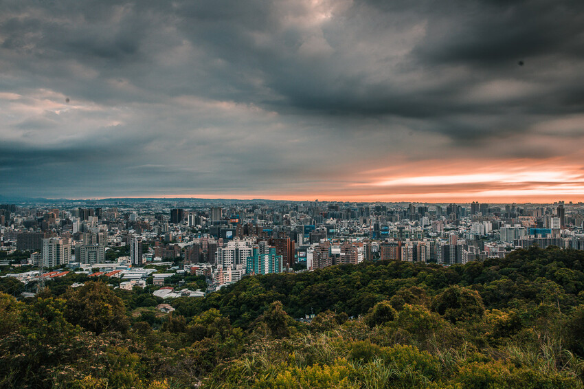 桃園市桃園區虎頭山環保公園|不用花錢也能擁有百萬夜景!俯瞰整座城市的270度超廣角浪漫夜景聖地