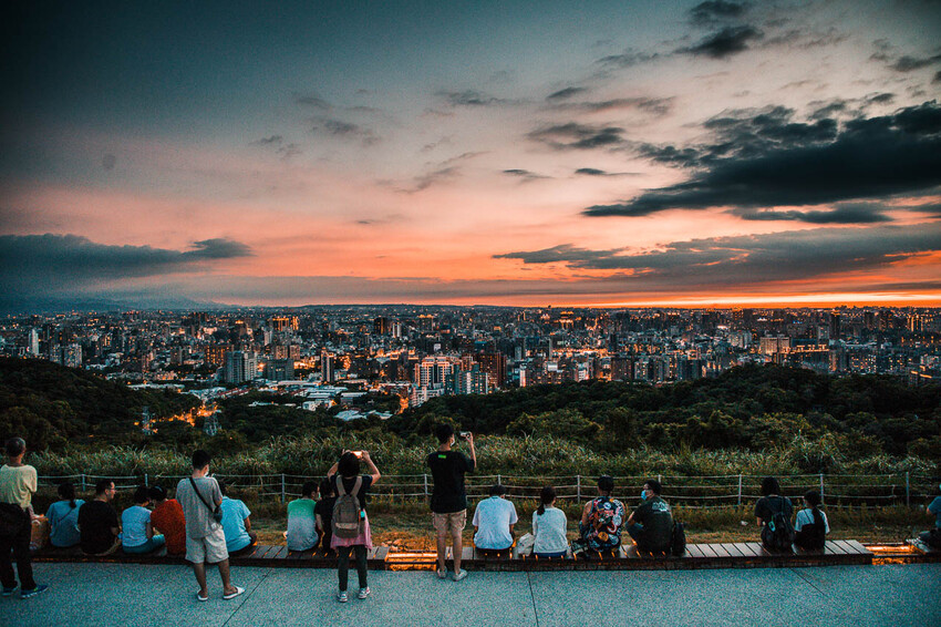 桃園市桃園區虎頭山環保公園|不用花錢也能擁有百萬夜景!俯瞰整座城市的270度超廣角浪漫夜景聖地