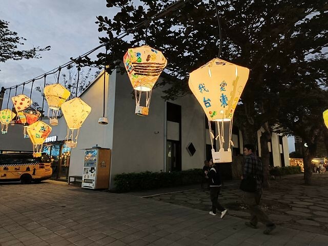 台東縣台東市鐵花新聚落 | 台東夜晚好去處．融合音樂、藝術與文創市集的園地