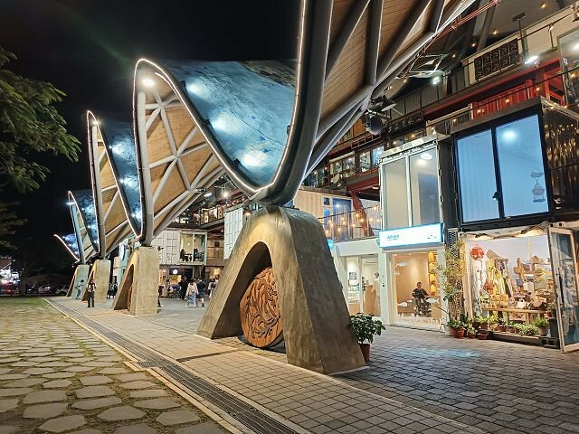 台東縣台東市鐵花新聚落 | 台東夜晚好去處．融合音樂、藝術與文創市集的園地