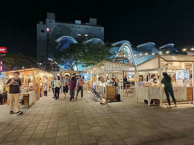 台東縣台東市鐵花新聚落 | 台東夜晚好去處．融合音樂、藝術與文創市集的園地