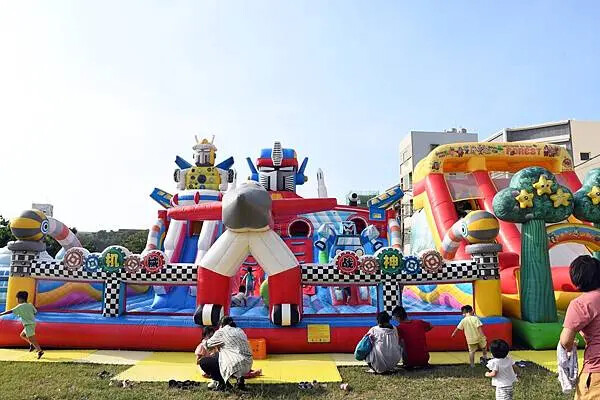 高雄市旗津區2024最好玩的海岸沙灘活動【旗津吃通海】集結美食市集、多元舞台、親子DIY活動，認識旗津的美好