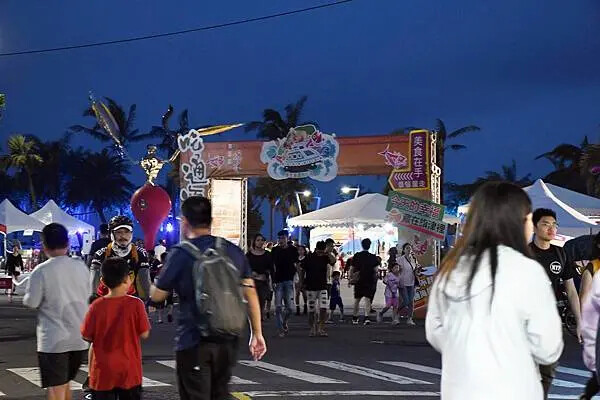 高雄市旗津區2024最好玩的海岸沙灘活動【旗津吃通海】集結美食市集、多元舞台、親子DIY活動，認識旗津的美好