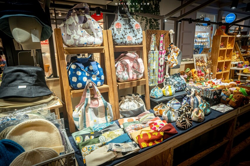 桃園市中壢區【桃園中壢】2024大江購物中心必買,Z世代購物首選!好拍、好逛、好好吃!聖誕節到大江一遊未盡!全年度免