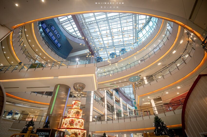 桃園市中壢區【桃園中壢】2024大江購物中心必買,Z世代購物首選!好拍、好逛、好好吃!聖誕節到大江一遊未盡!全年度免