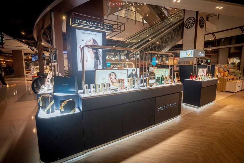 桃園市中壢區【桃園中壢】2024大江購物中心必買,Z世代購物首選!好拍、好逛、好好吃!聖誕節到大江一遊未盡!全年度免