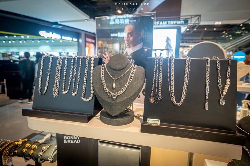 桃園市中壢區【桃園中壢】2024大江購物中心必買,Z世代購物首選!好拍、好逛、好好吃!聖誕節到大江一遊未盡!全年度免