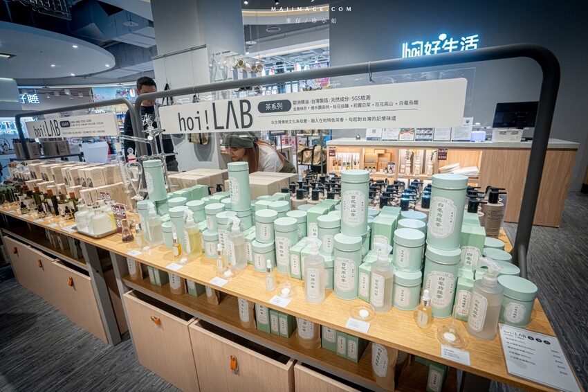 桃園市中壢區【桃園中壢】2024大江購物中心必買,Z世代購物首選!好拍、好逛、好好吃!聖誕節到大江一遊未盡!全年度免