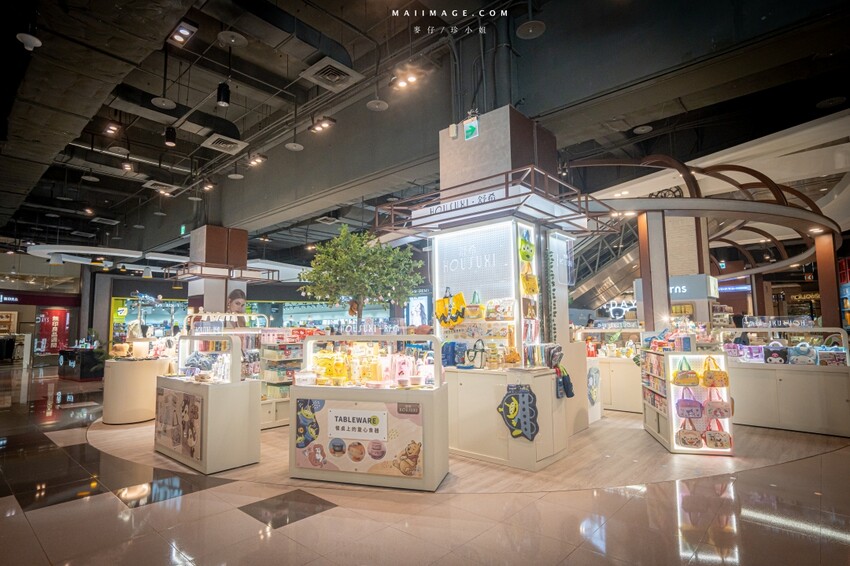 桃園市中壢區【桃園中壢】2024大江購物中心必買,Z世代購物首選!好拍、好逛、好好吃!聖誕節到大江一遊未盡!全年度免