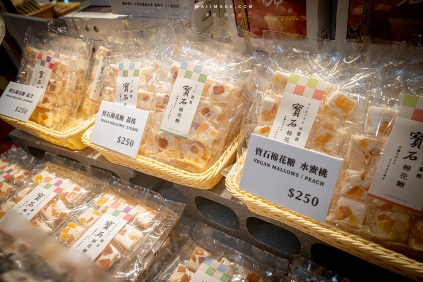 桃園市中壢區【桃園中壢】2024大江購物中心必買,Z世代購物首選!好拍、好逛、好好吃!聖誕節到大江一遊未盡!全年度免