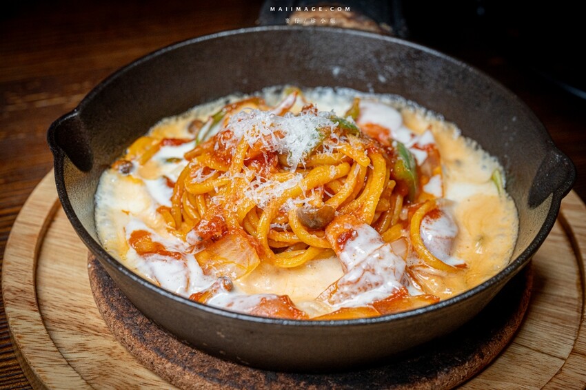 桃園市中壢區【桃園中壢】2024大江購物中心必買,Z世代購物首選!好拍、好逛、好好吃!聖誕節到大江一遊未盡!全年度免