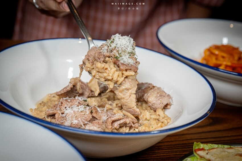 桃園市中壢區【桃園中壢】2024大江購物中心必買,Z世代購物首選!好拍、好逛、好好吃!聖誕節到大江一遊未盡!全年度免