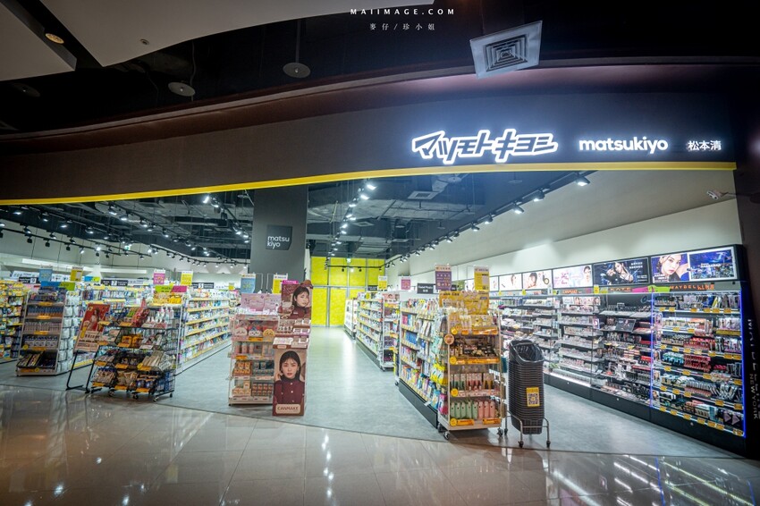 桃園市中壢區【桃園中壢】2024大江購物中心必買,Z世代購物首選!好拍、好逛、好好吃!聖誕節到大江一遊未盡!全年度免