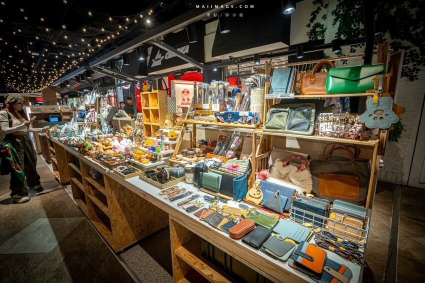 桃園市中壢區【桃園中壢】2024大江購物中心必買,Z世代購物首選!好拍、好逛、好好吃!聖誕節到大江一遊未盡!全年度免