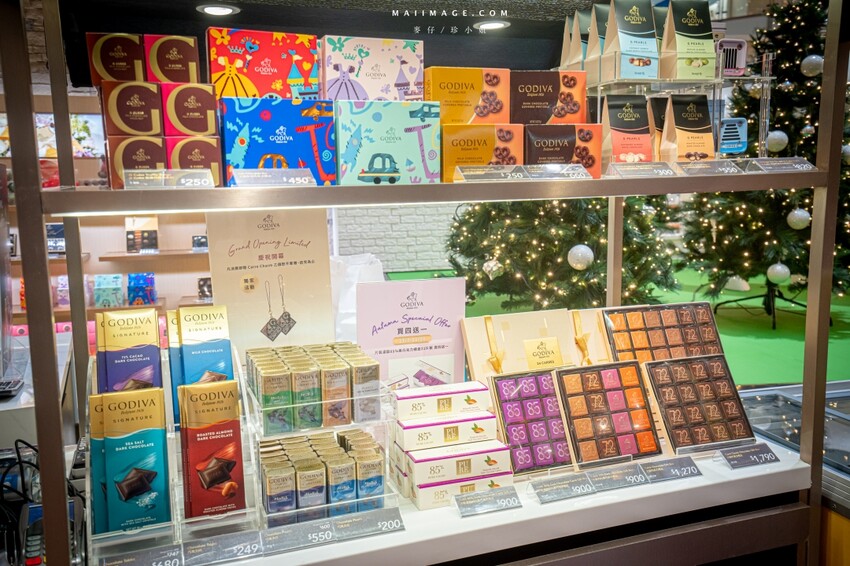 桃園市中壢區【桃園中壢】2024大江購物中心必買,Z世代購物首選!好拍、好逛、好好吃!聖誕節到大江一遊未盡!全年度免