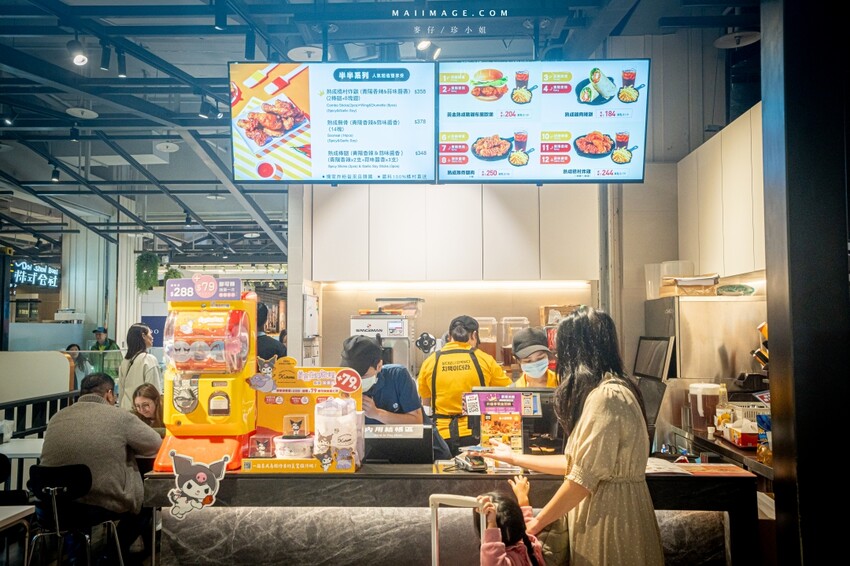 桃園市中壢區【桃園中壢】2024大江購物中心必買,Z世代購物首選!好拍、好逛、好好吃!聖誕節到大江一遊未盡!全年度免