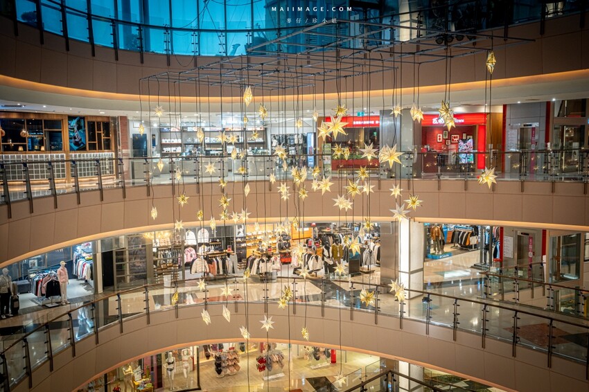 桃園市中壢區【桃園中壢】2024大江購物中心必買,Z世代購物首選!好拍、好逛、好好吃!聖誕節到大江一遊未盡!全年度免