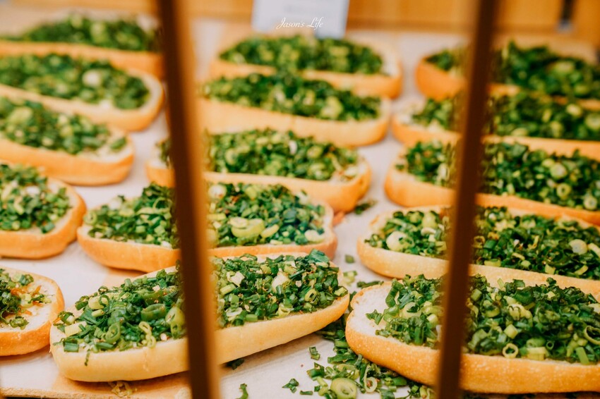 日本【北海道定山溪│景點】山ノ風マチ遊記。定山溪最新文青景點,隱藏一間擁有足浴的必吃麵包店エクスクラメー