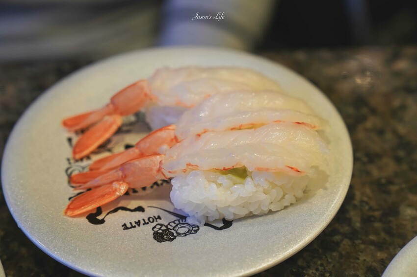 日本【北海道小樽│美食】回転寿司とっぴ(小樽運河通り店)。必吃平價壽司、高CP值新鮮海味