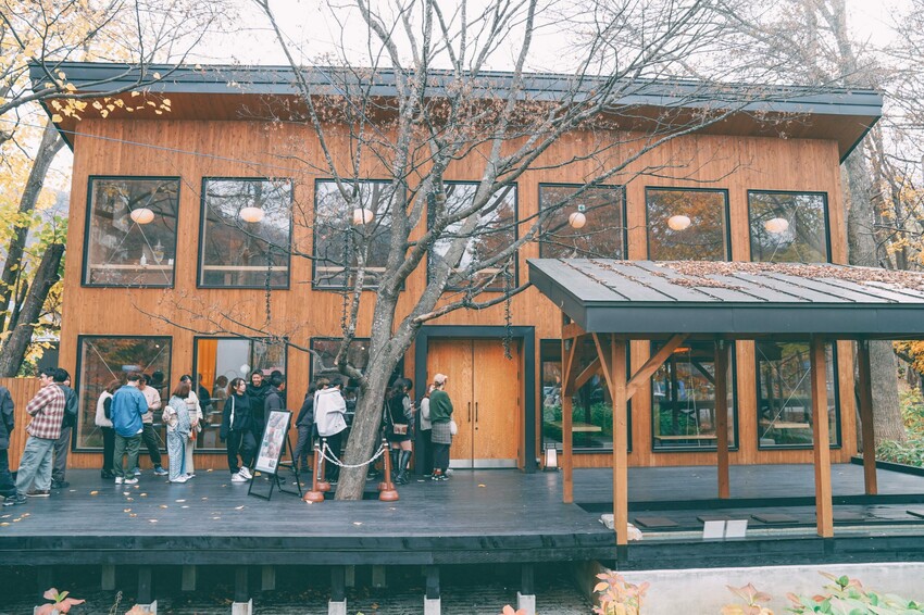 日本【北海道定山溪│景點】山ノ風マチ遊記。定山溪最新文青景點,隱藏一間擁有足浴的必吃麵包店エクスクラメー