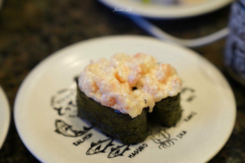 日本【北海道小樽│美食】回転寿司とっぴ(小樽運河通り店)。必吃平價壽司、高CP值新鮮海味