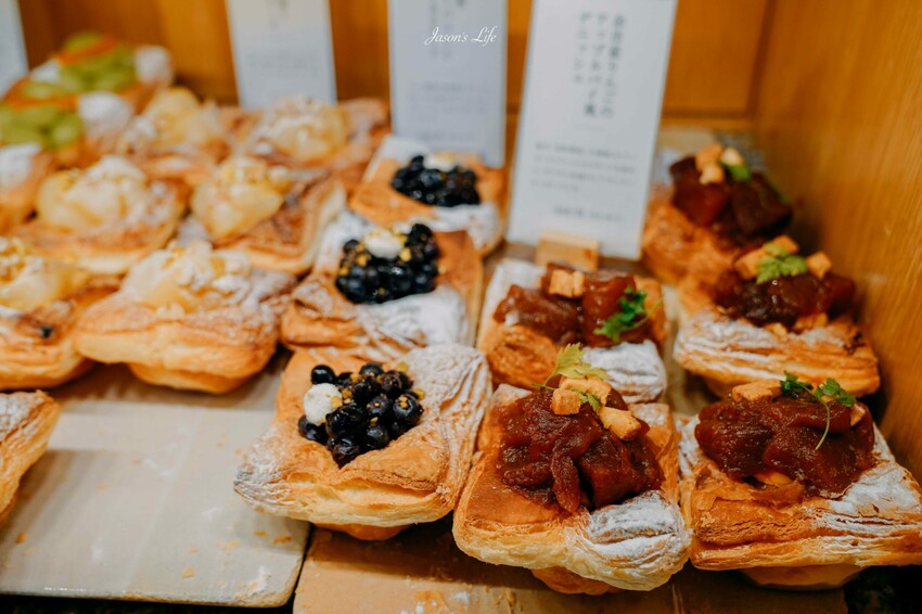 日本【北海道定山溪│景點】山ノ風マチ遊記。定山溪最新文青景點,隱藏一間擁有足浴的必吃麵包店エクスクラメー