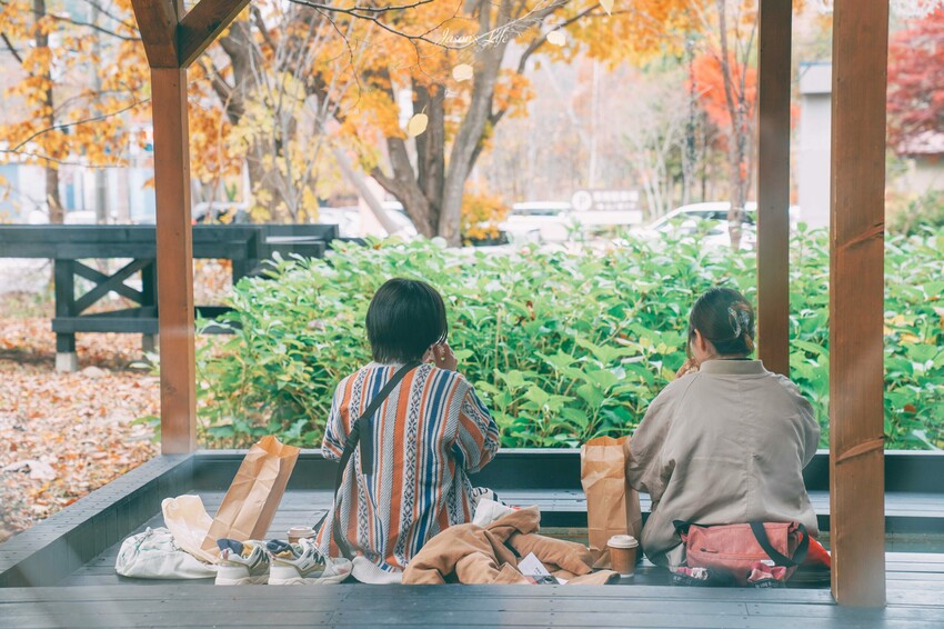 日本【北海道定山溪│景點】山ノ風マチ遊記。定山溪最新文青景點,隱藏一間擁有足浴的必吃麵包店エクスクラメー